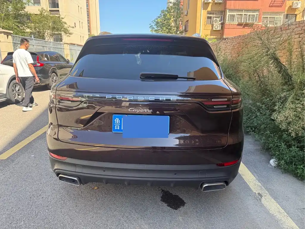 Porsche Cayenne — миниатюра 2