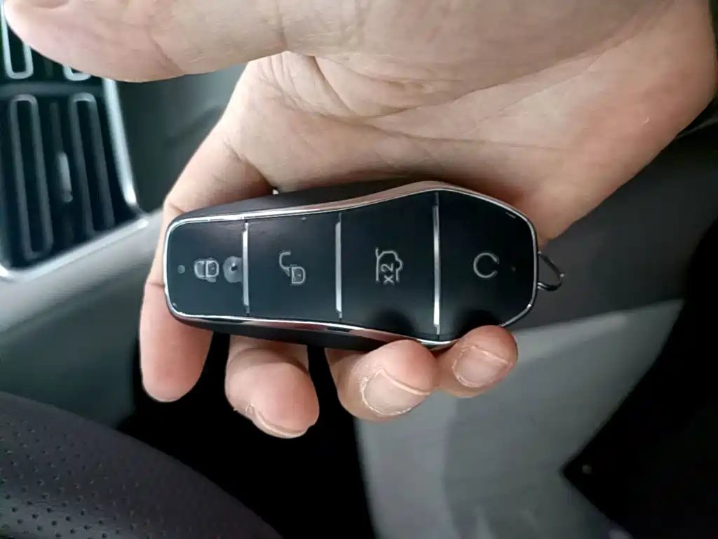 BYD PLUS New Energy — миниатюра 9