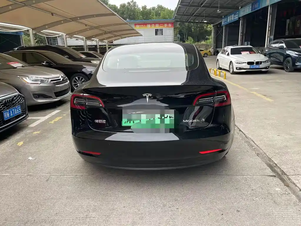 Tesla Model 3 — миниатюра 8