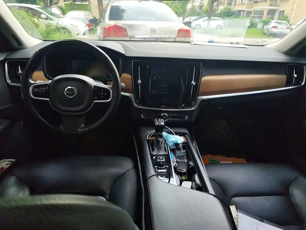 Volvo S90 — миниатюра 13