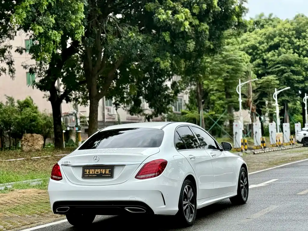 Mercedes-Benz C-Class — миниатюра 7