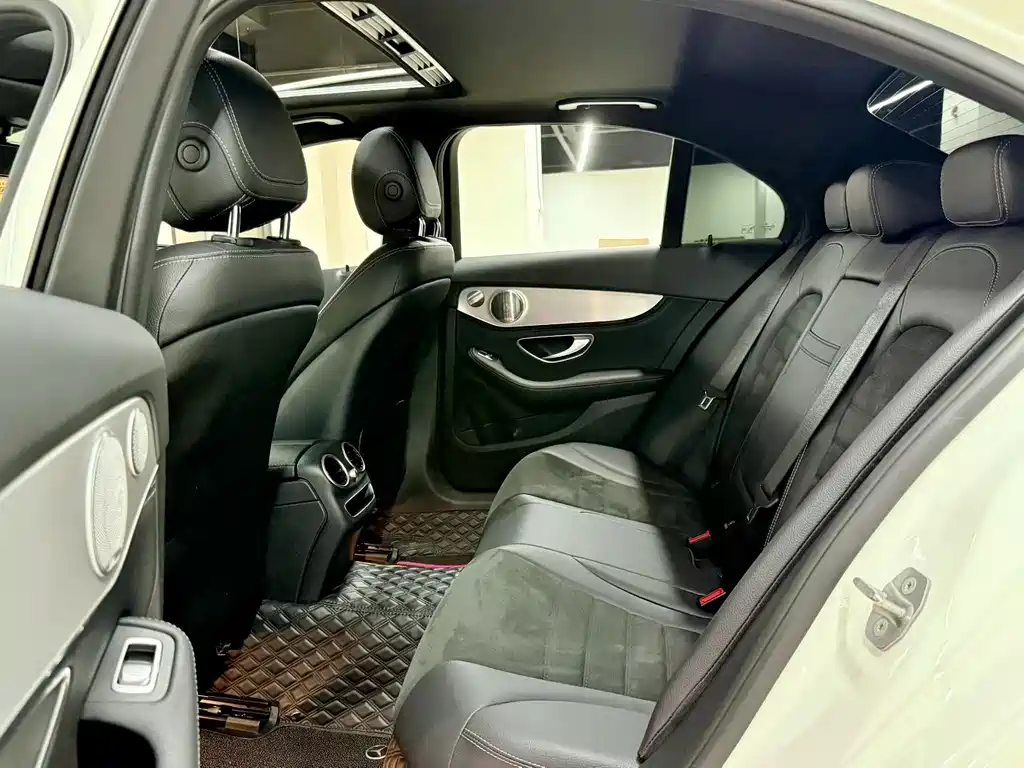 Mercedes-Benz C-Class — миниатюра 7