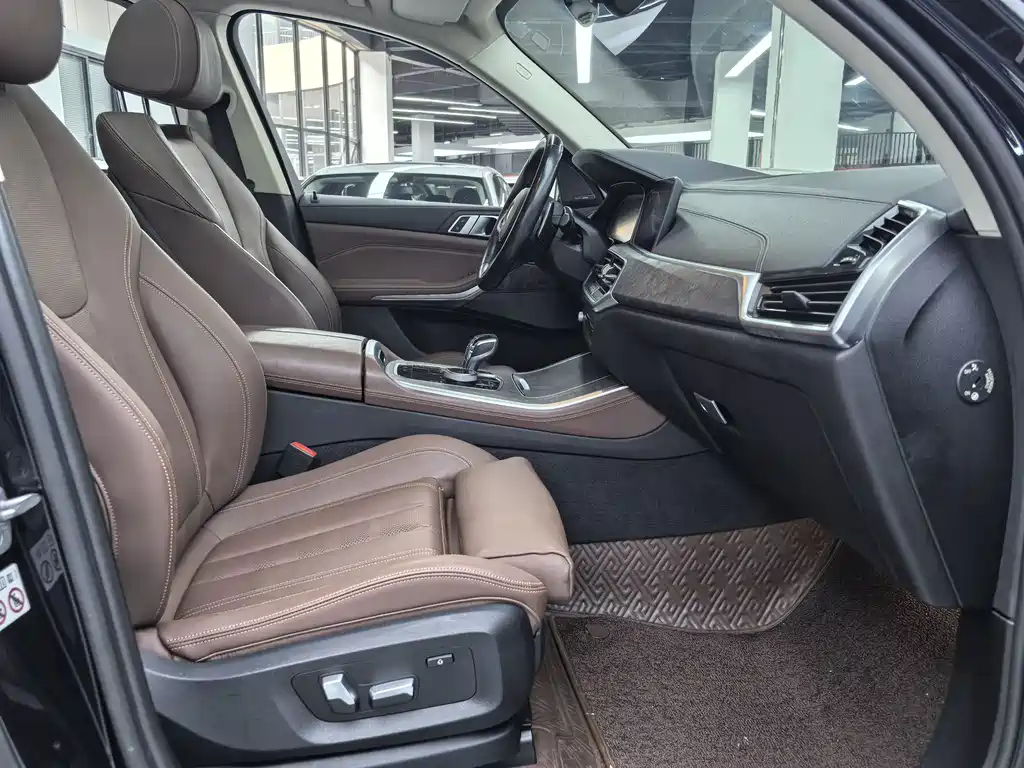 BMW X5 (Import) — миниатюра 13