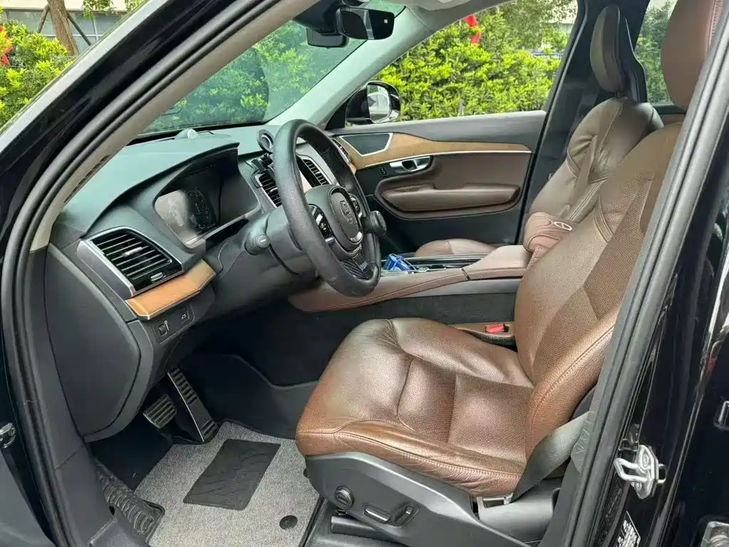 Volvo XC90 — миниатюра 4