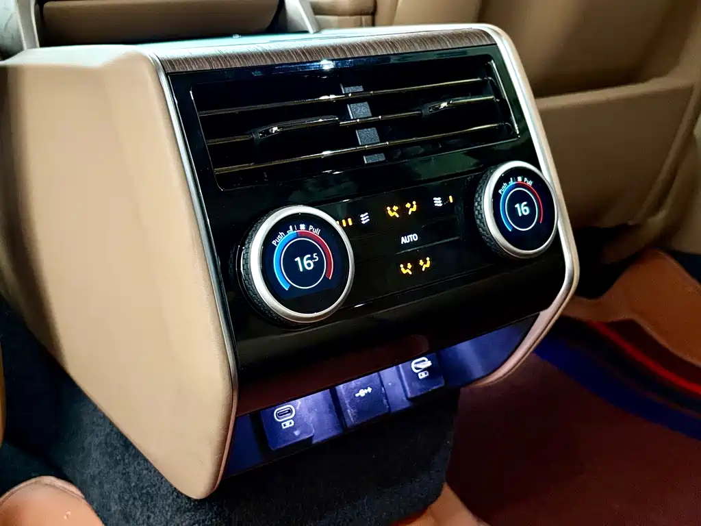 Land Rover Range Rover — миниатюра 19