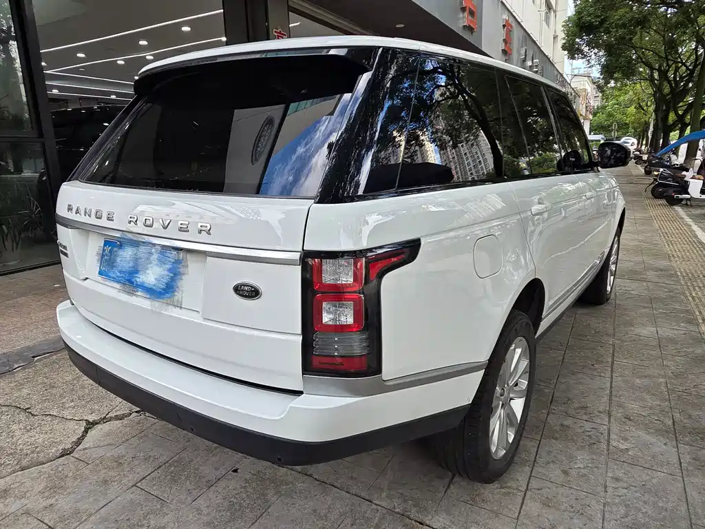 Land Rover Range Rover — миниатюра 4