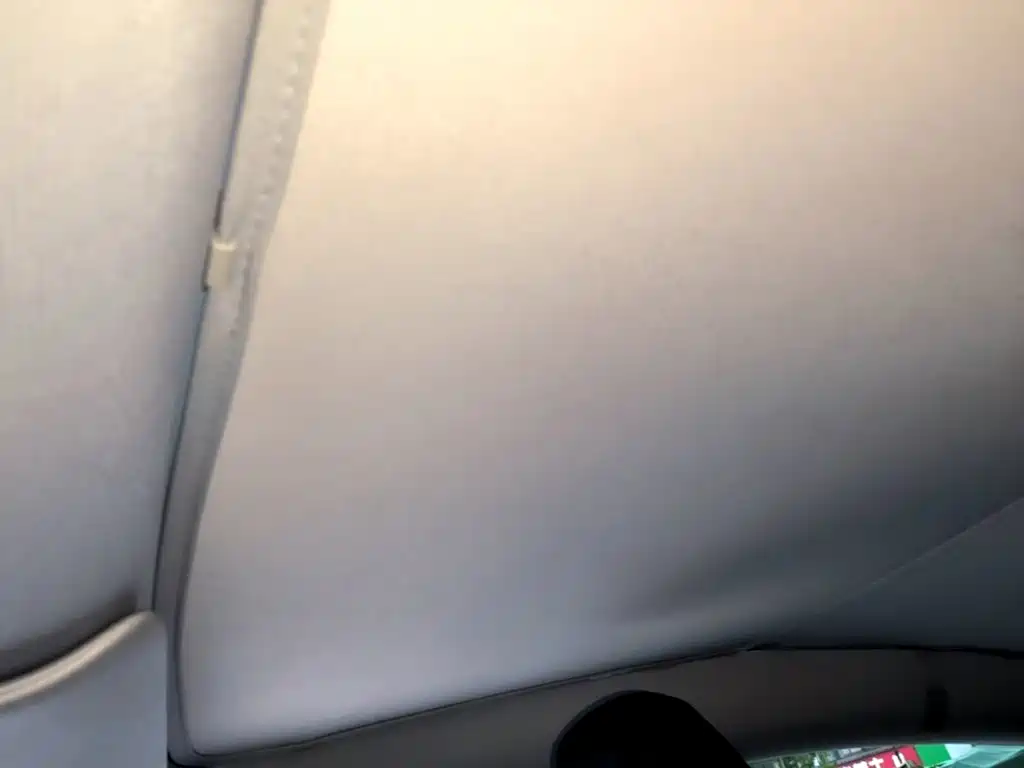 Tesla Model Y — миниатюра 18