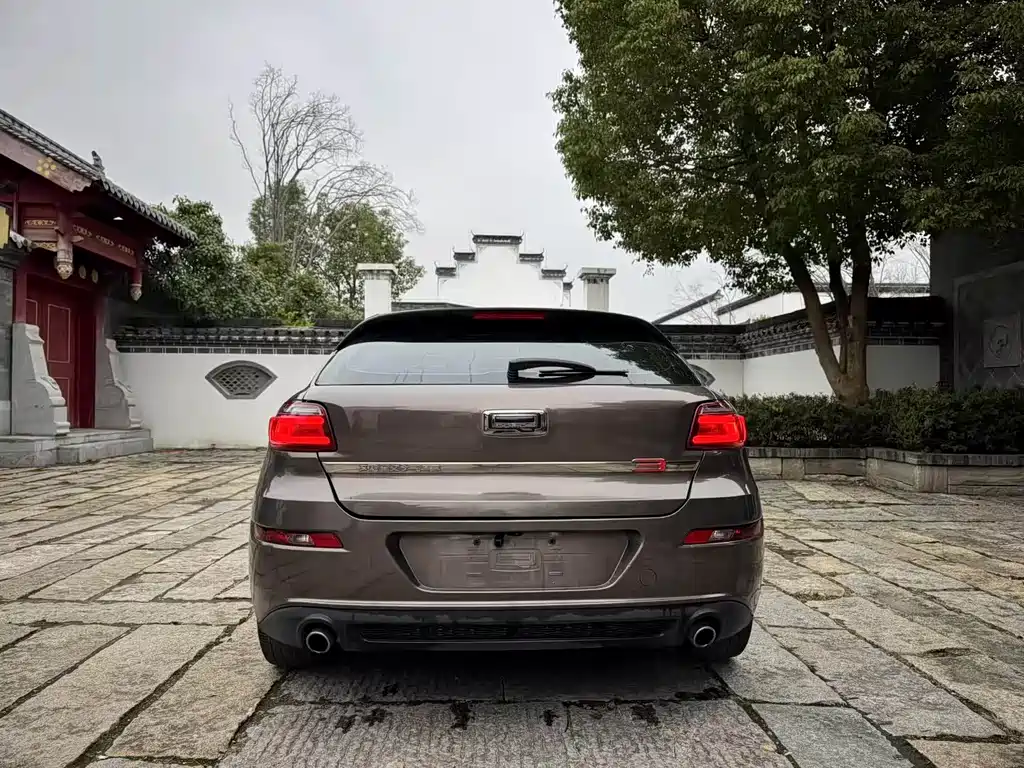 Qoros Qoros 3 — миниатюра 7