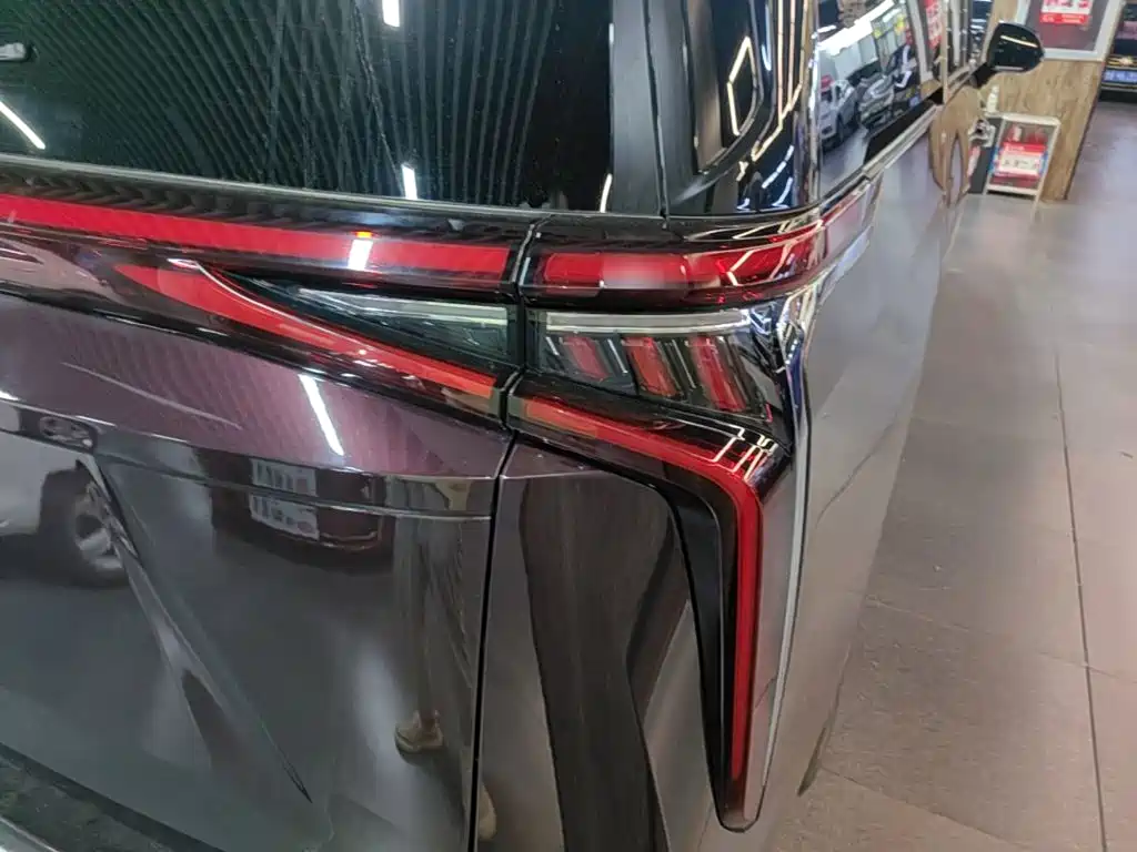 MAXUS G90 — миниатюра 8