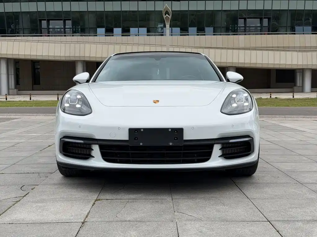 Porsche Panamera — миниатюра 2