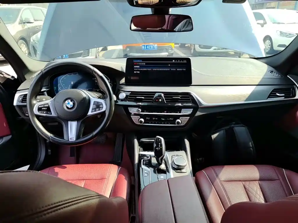 BMW 5 Series New Energy — миниатюра 10