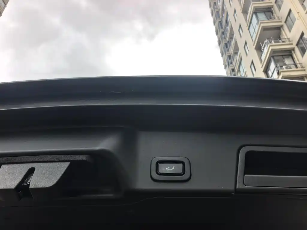 Land Rover Evoque — миниатюра 10