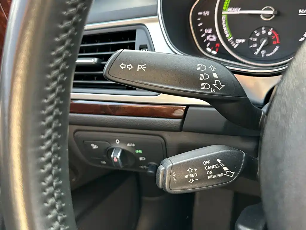 Audi A6L New Energy — миниатюра 23