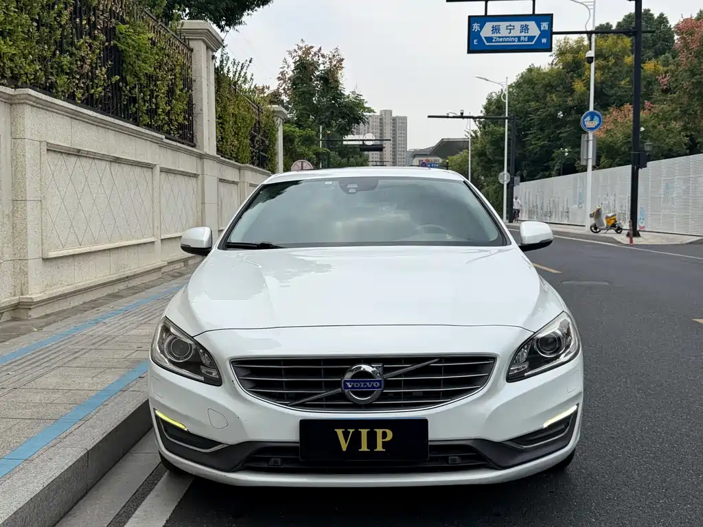 Volvo S60 — миниатюра 2
