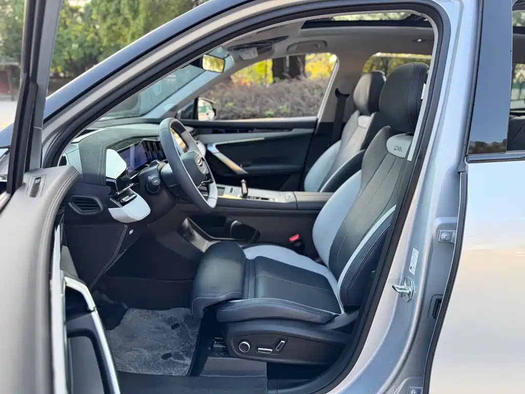 Geely Boyue L — миниатюра 9