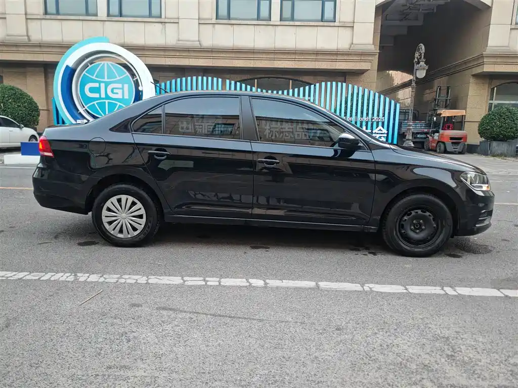 Volkswagen Santana — миниатюра 8