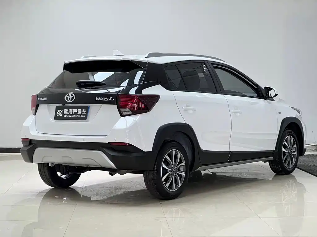 Toyota Yaris L — миниатюра 4