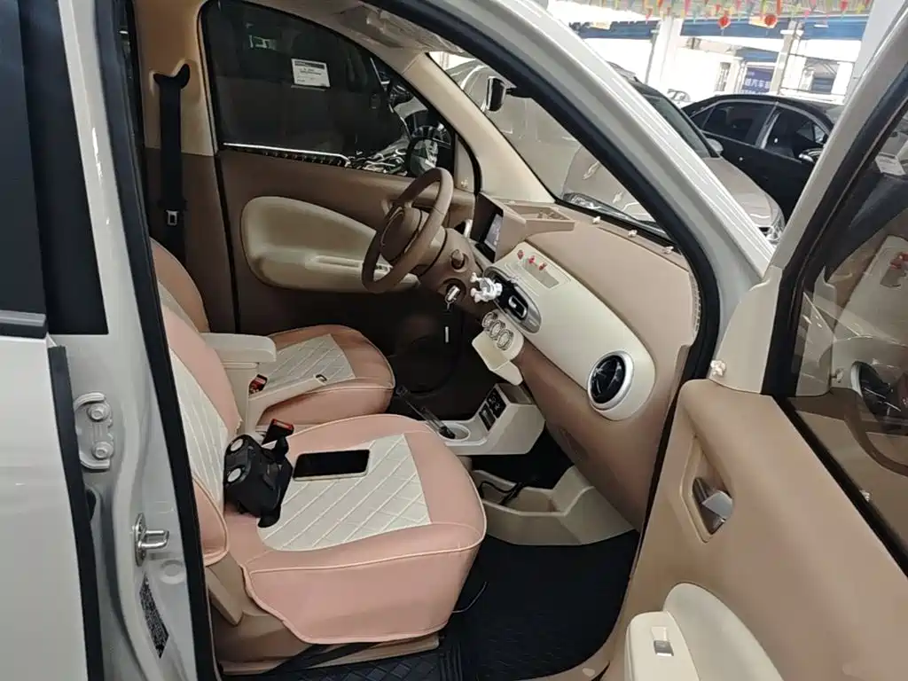 Wuling MINIEV — миниатюра 25