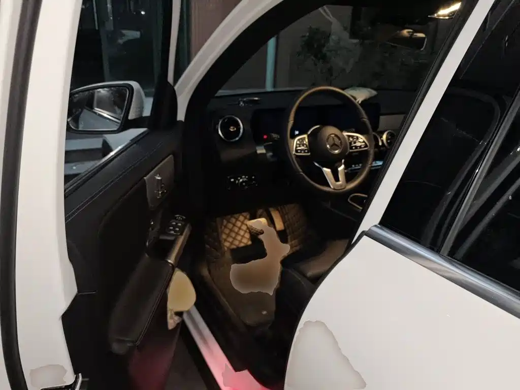 Mercedes-Benz GLB — миниатюра 12