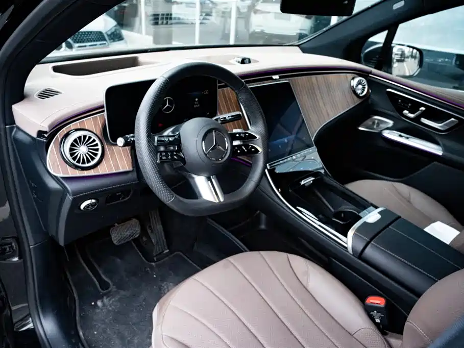 MERCEDES-BENZ EQE SUV