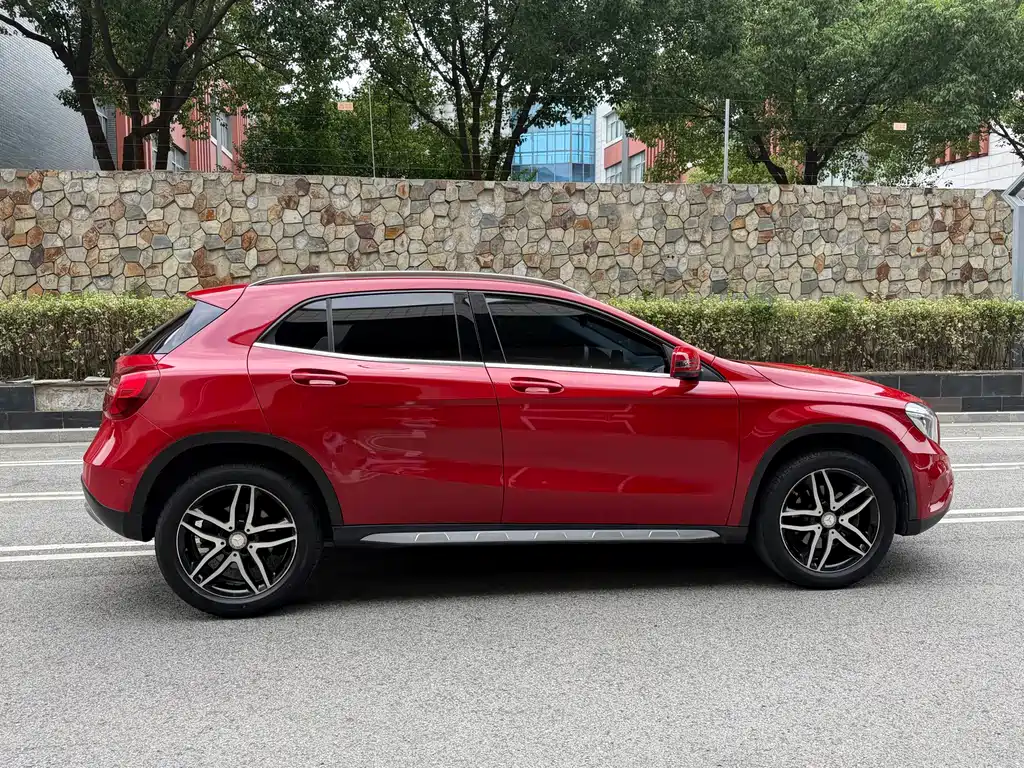 Mercedes-Benz GLA — миниатюра 13