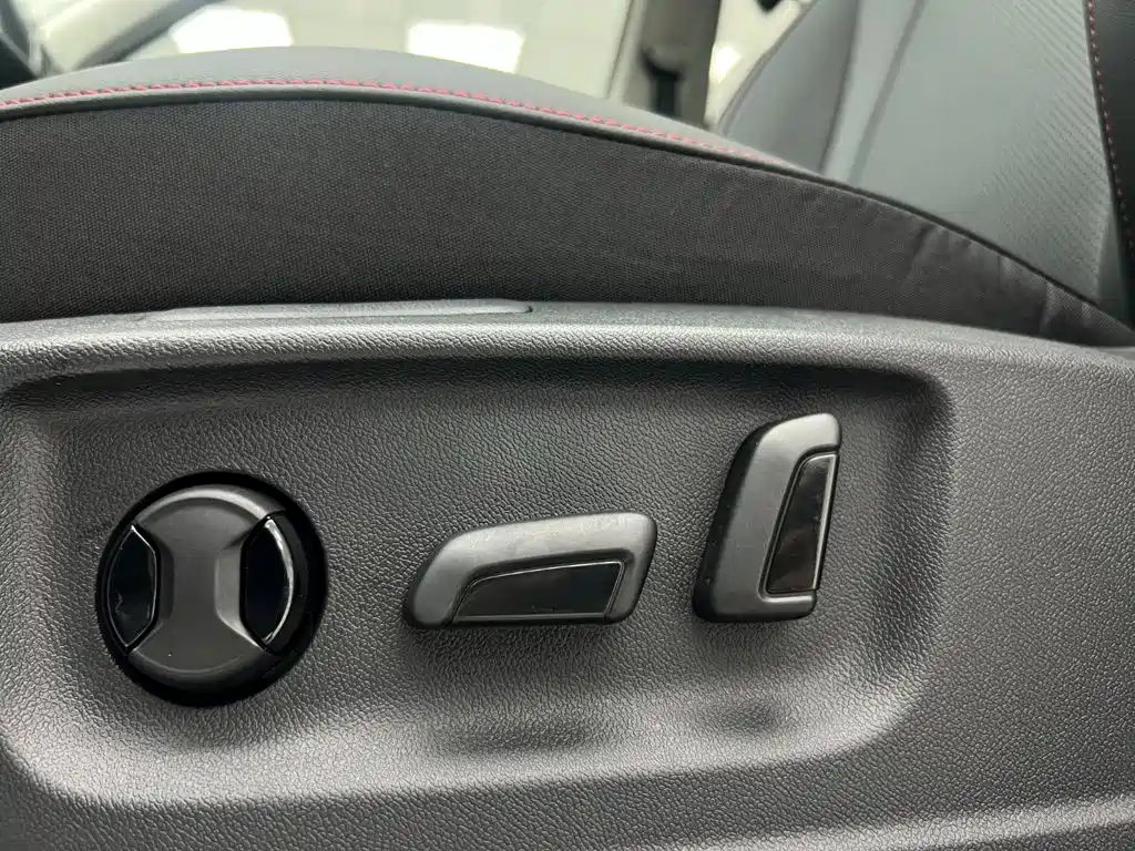 Skoda Karoq — миниатюра 15