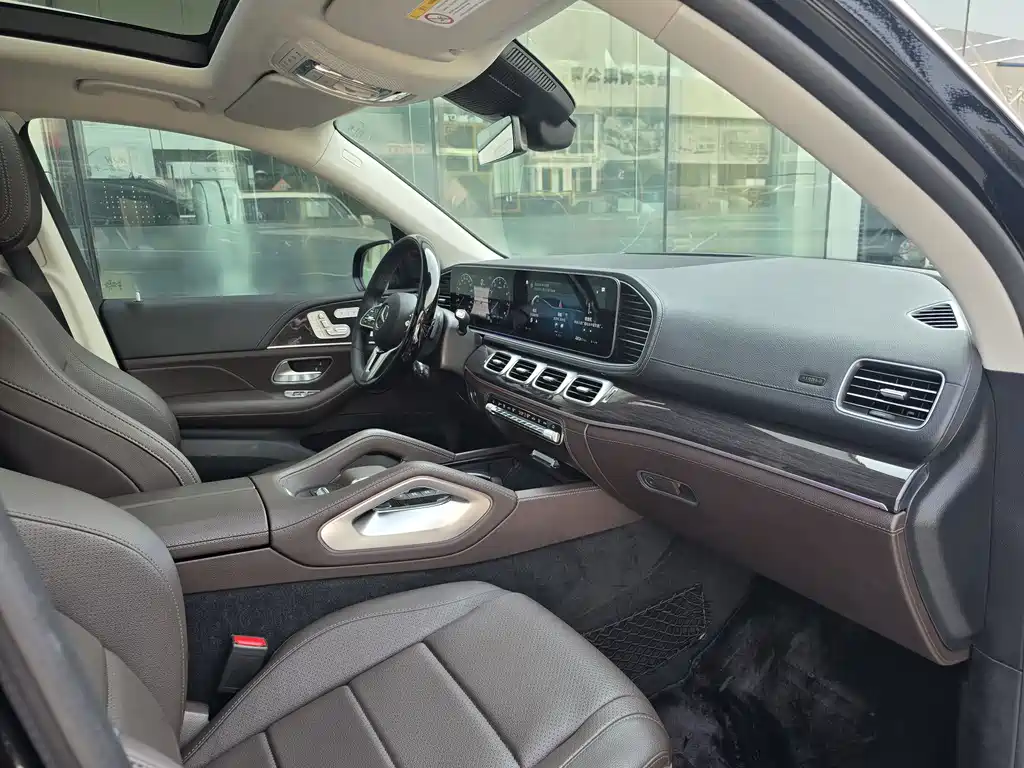 Mercedes-Benz GLS — миниатюра 17
