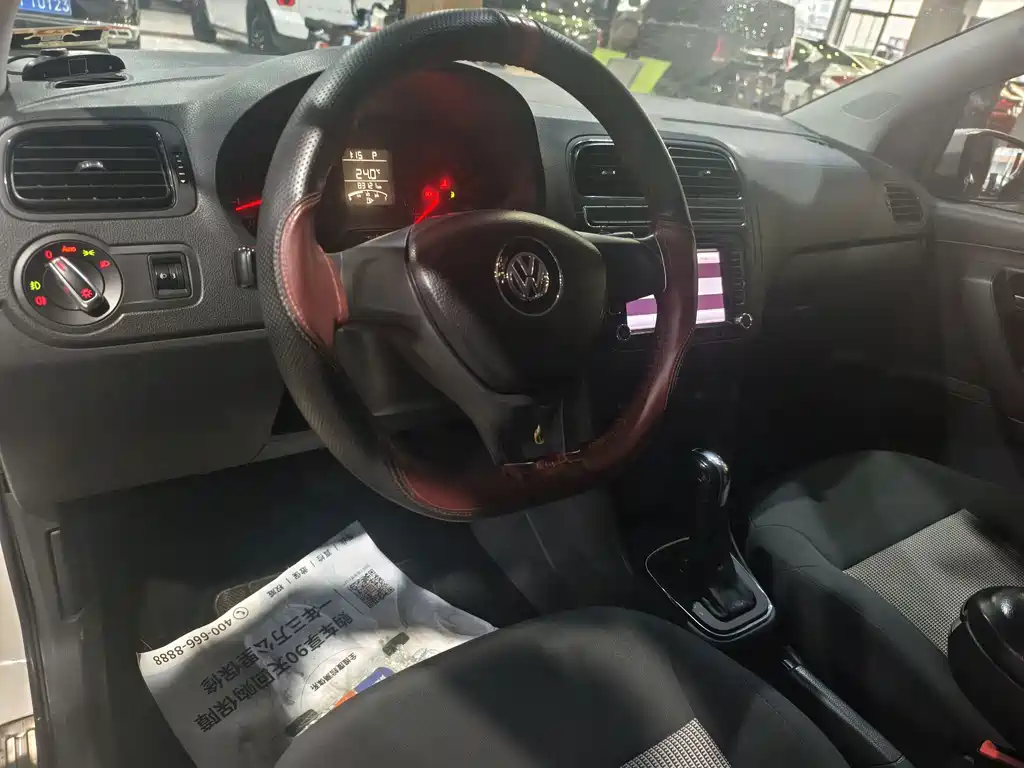 Volkswagen Polo — миниатюра 8