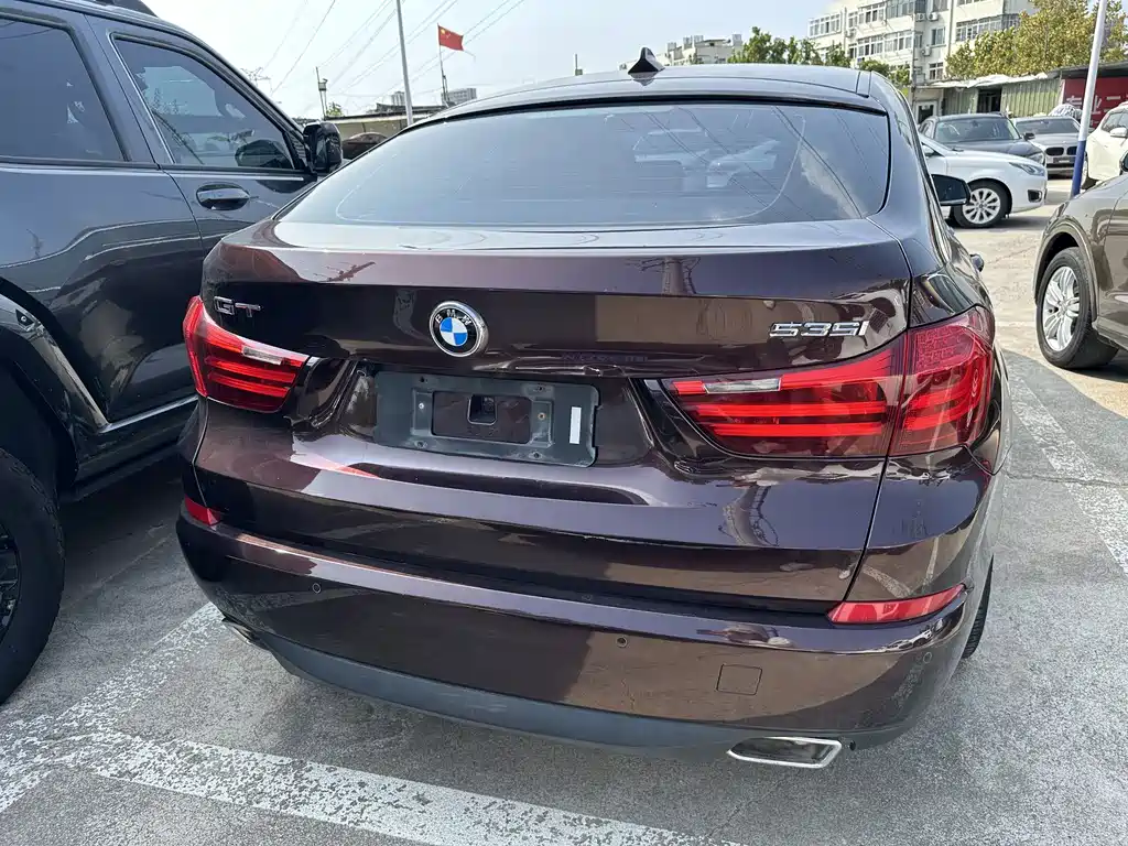 BMW 5 Series GT — миниатюра 9