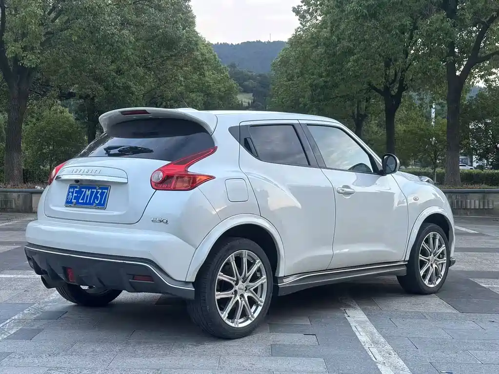 Infiniti ESQ — миниатюра 7