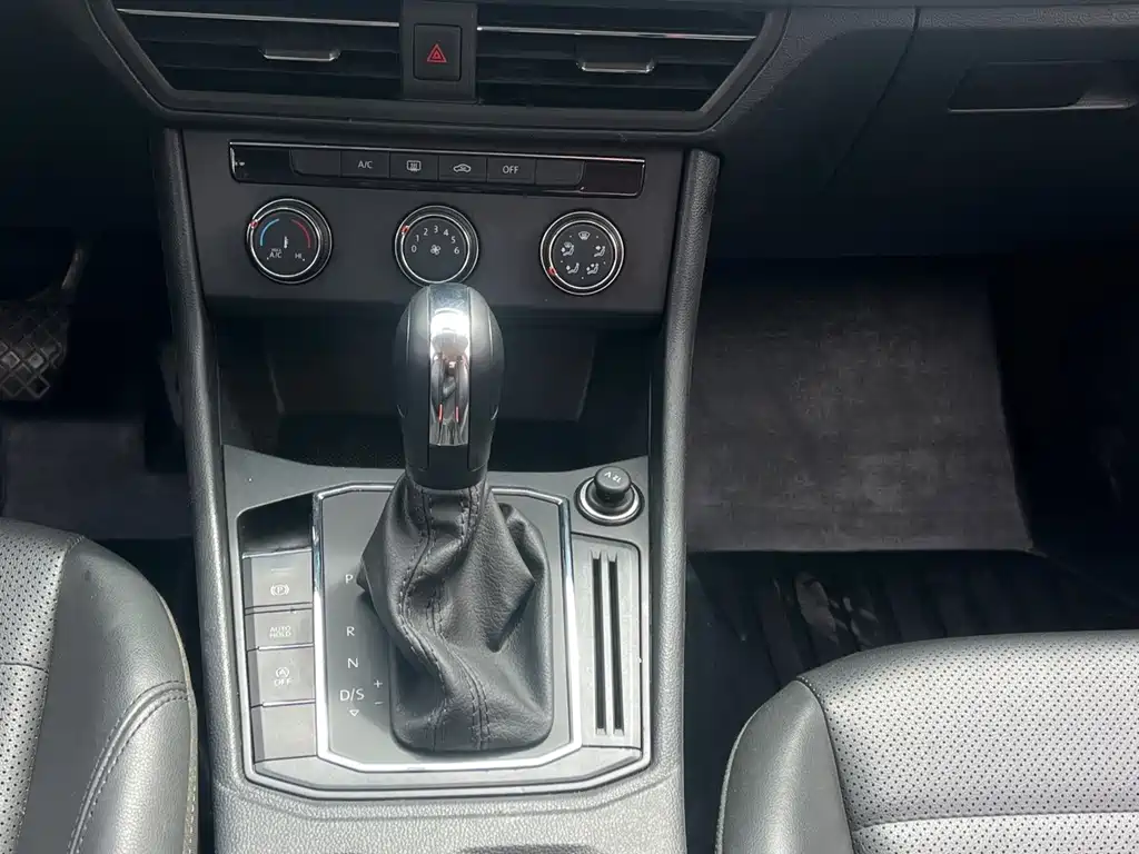 Volkswagen Lavida — миниатюра 12
