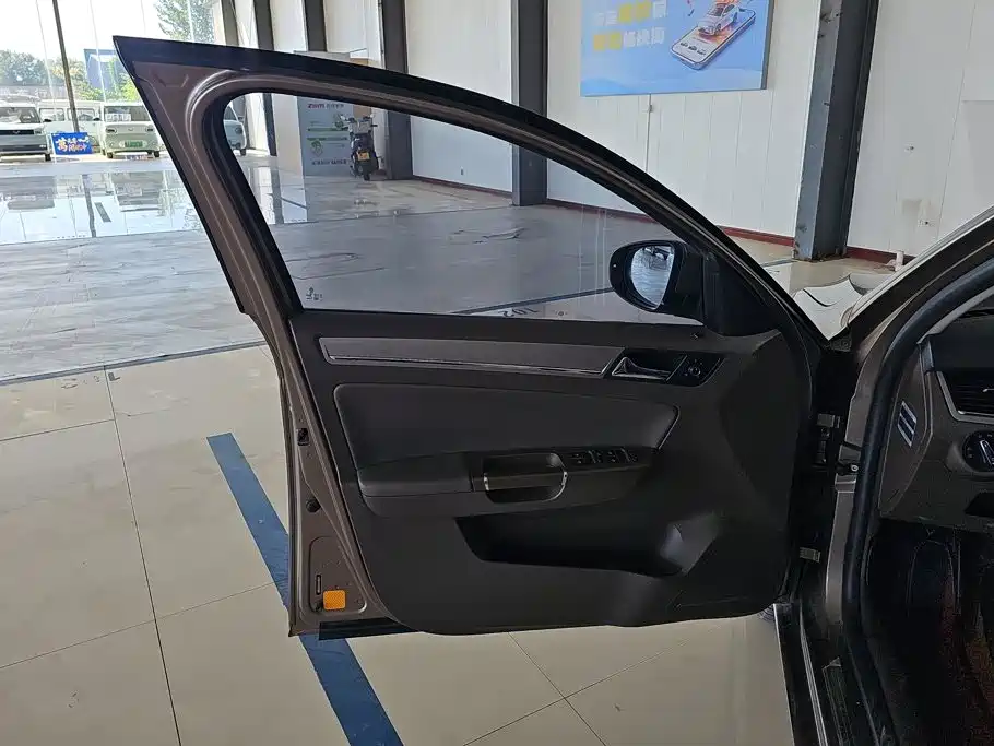 Volkswagen Bora — миниатюра 7