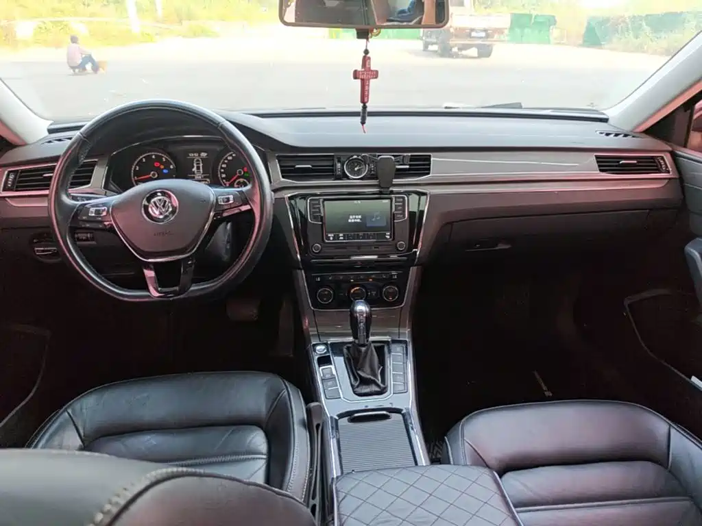Volkswagen Passat — миниатюра 10