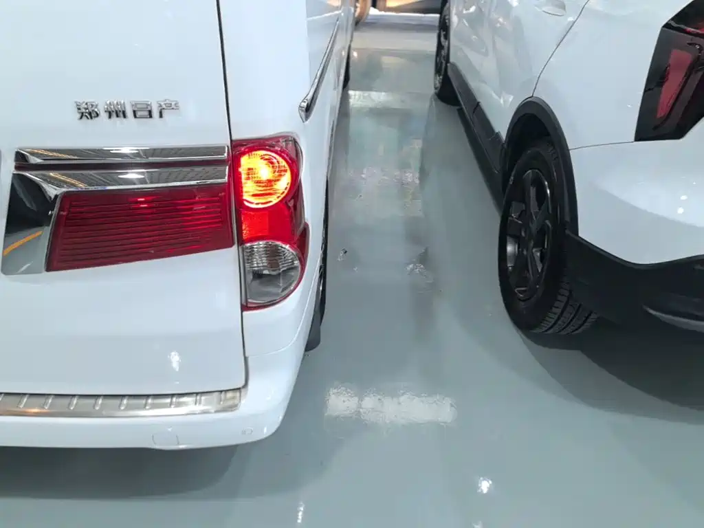 Nissan NV200 — миниатюра 8