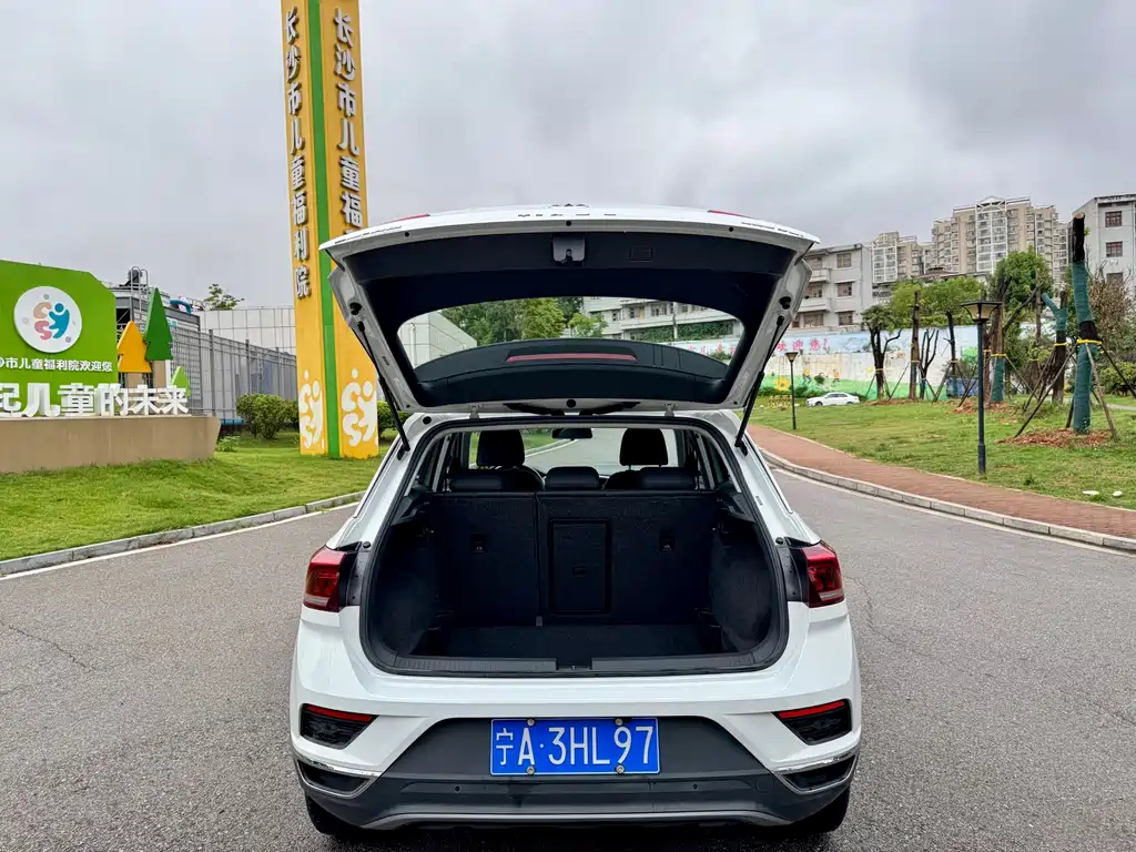 Volkswagen T-Roc — миниатюра 16