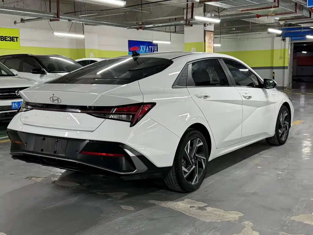 Hyundai Elantra — миниатюра 5