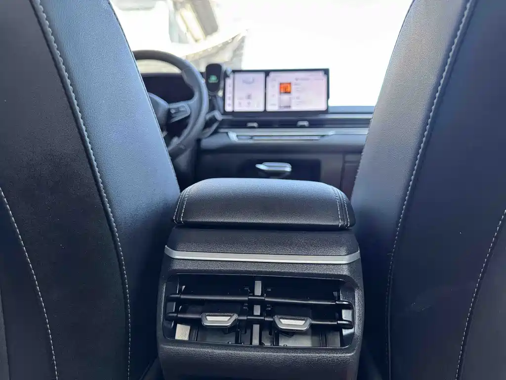 Geely Emgrand — миниатюра 18