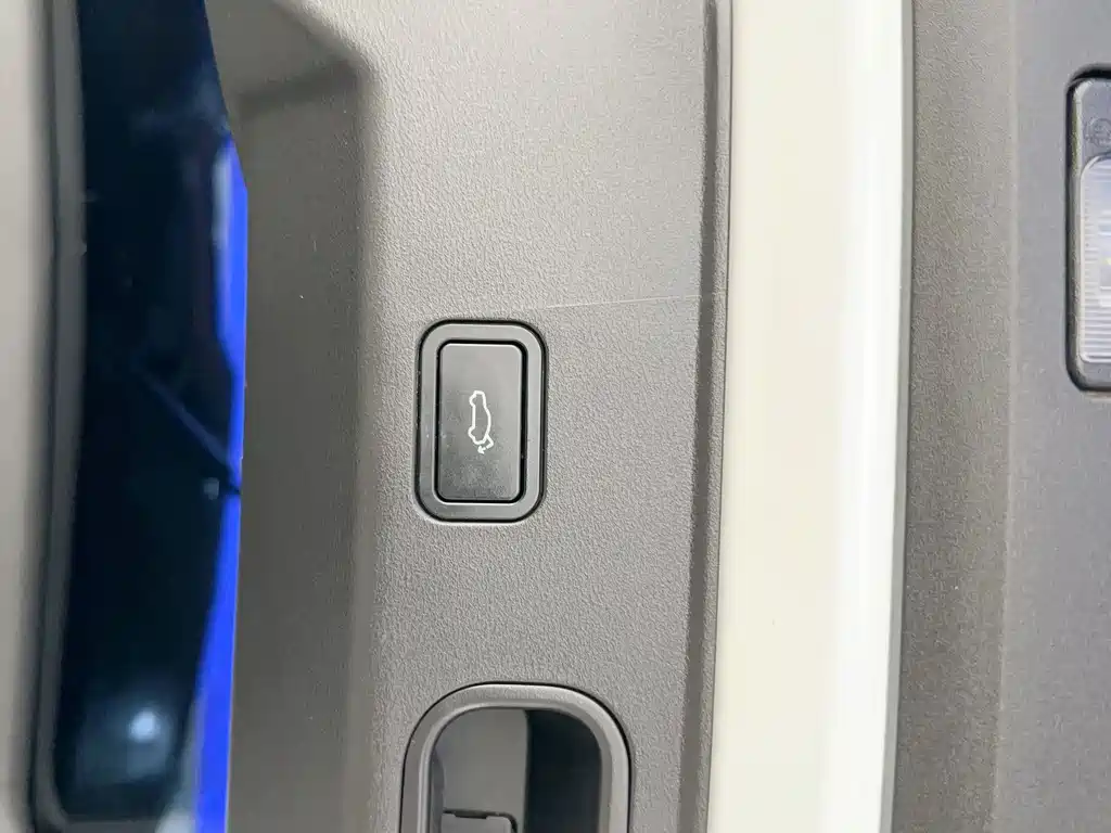 Geely Boyue L — миниатюра 30