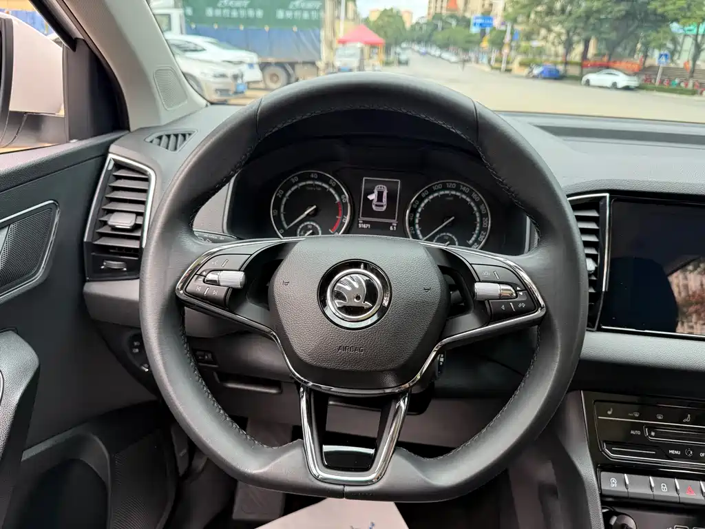 Skoda Karoq — миниатюра 10