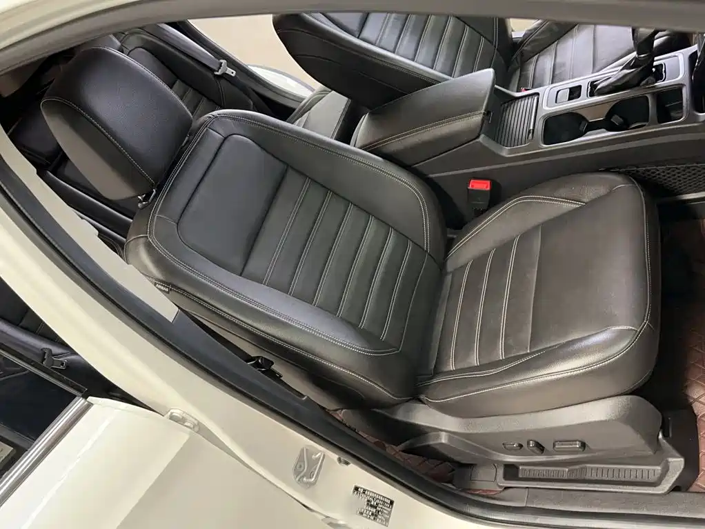 Ford Kuga — миниатюра 24