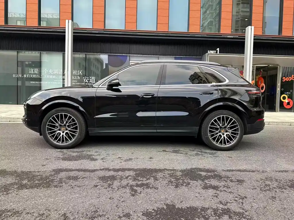 PORSCHE CAYENNE