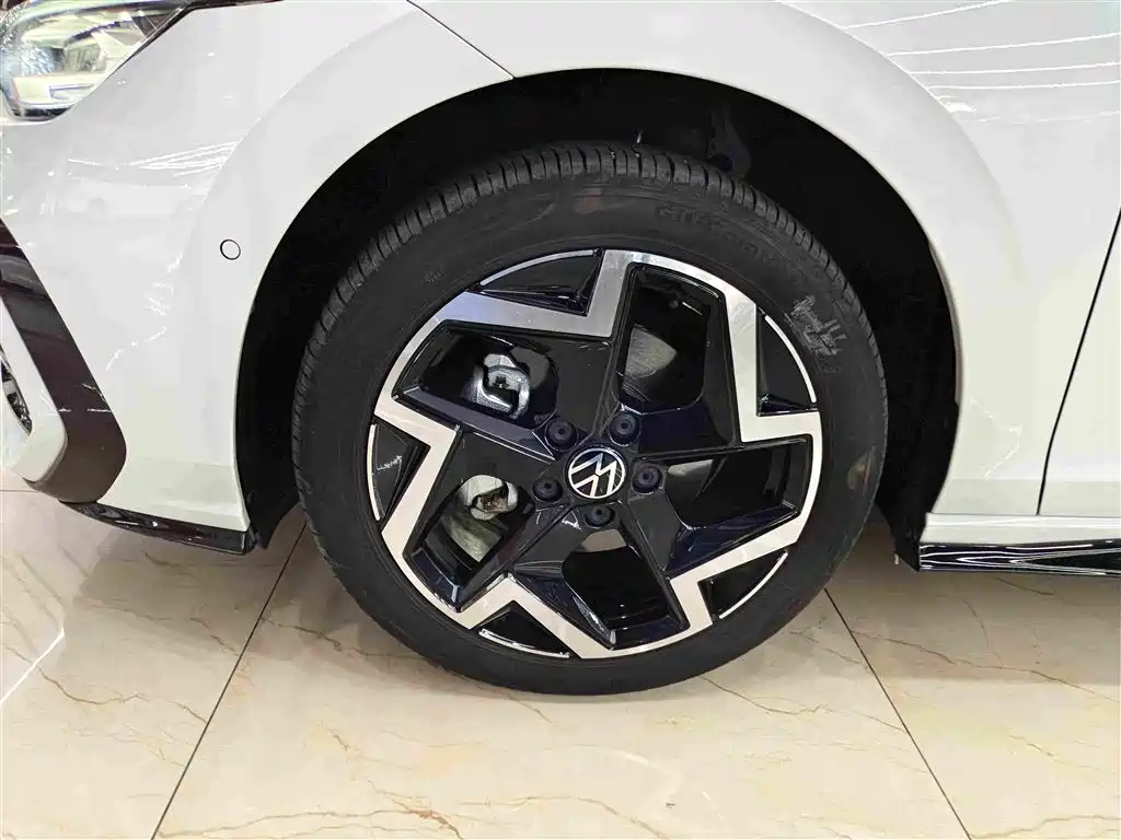 Volkswagen Golf — миниатюра 10