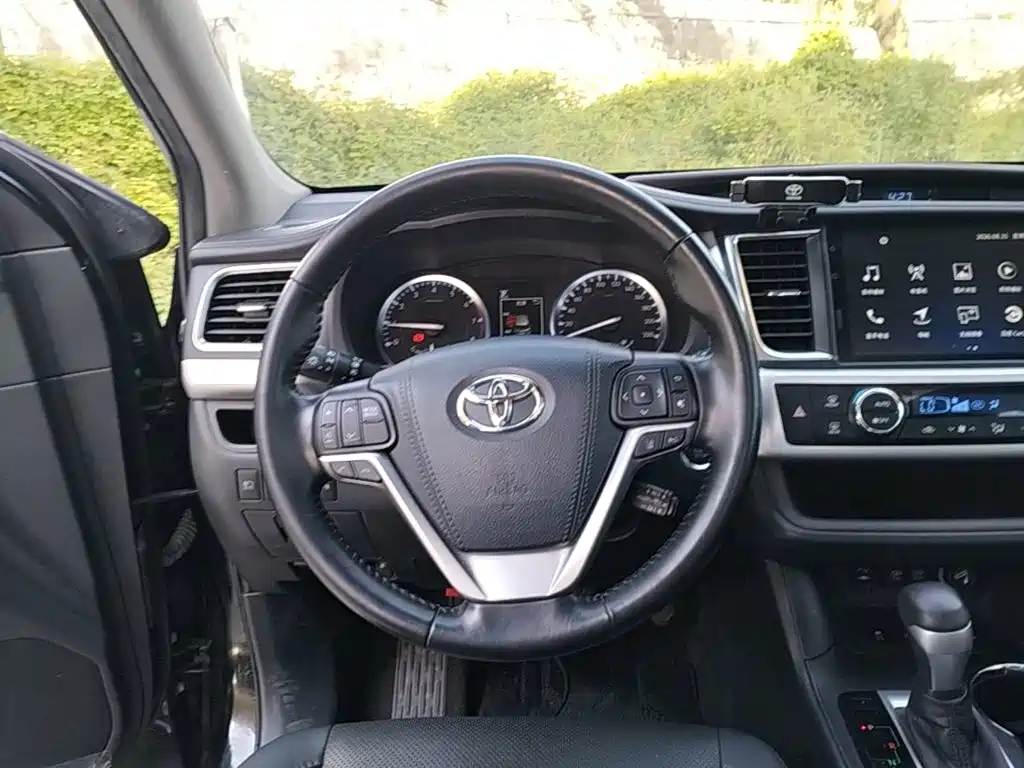 Toyota Highlander — миниатюра 11