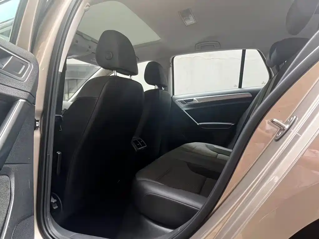 Volkswagen Golf — миниатюра 10