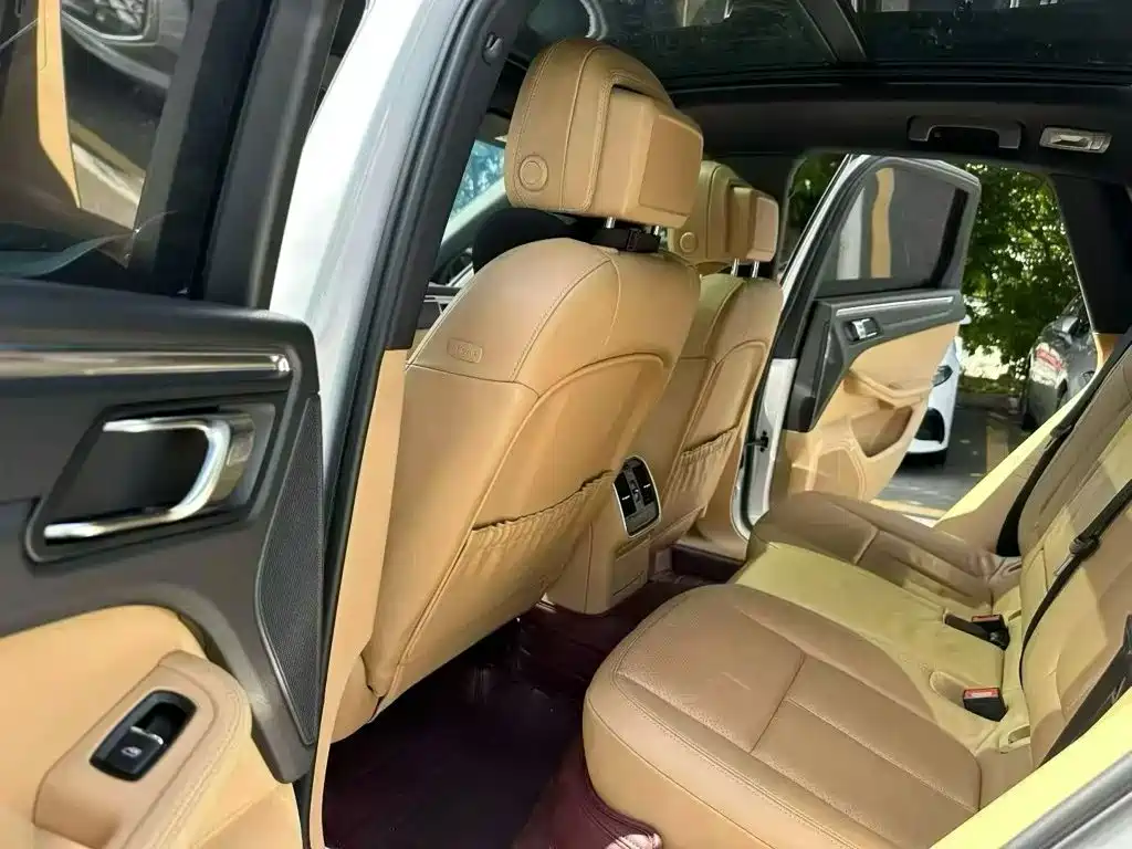 Porsche Macan — миниатюра 10