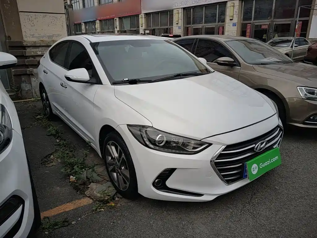 Hyundai Elantra — миниатюра 4