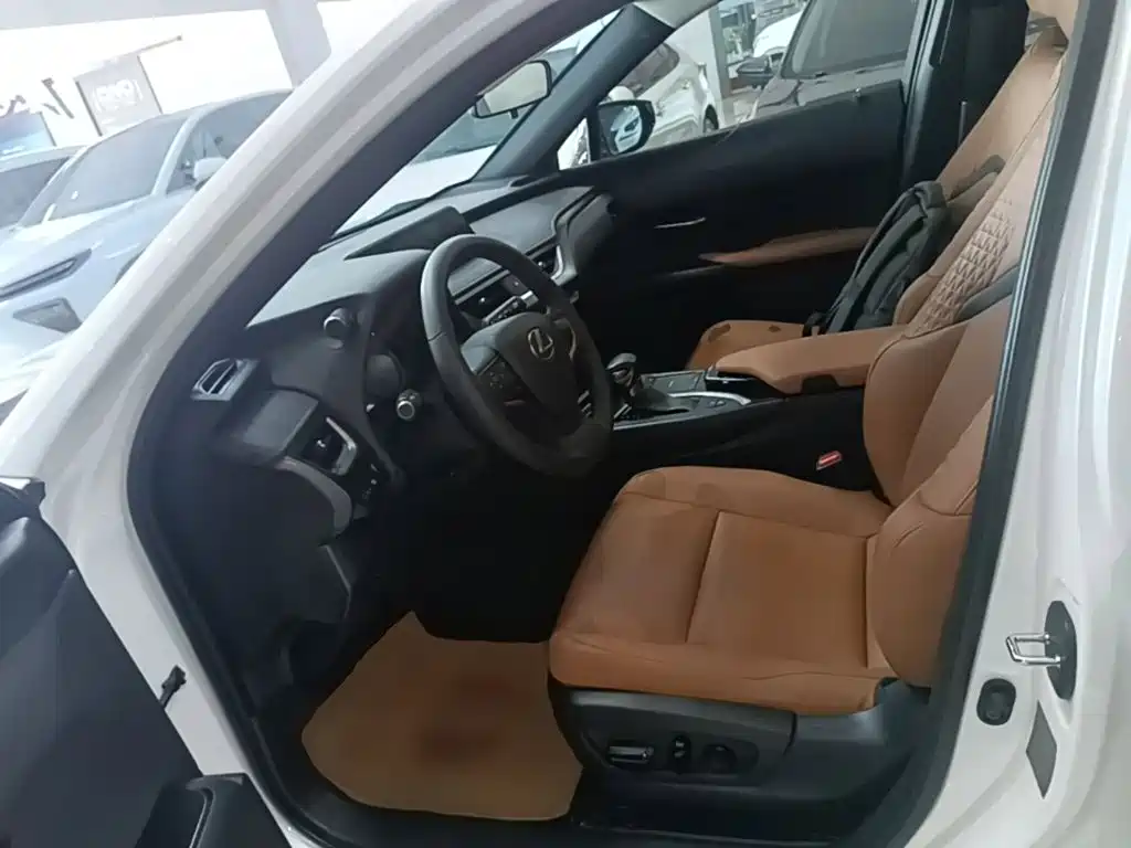 Lexus UX — миниатюра 11