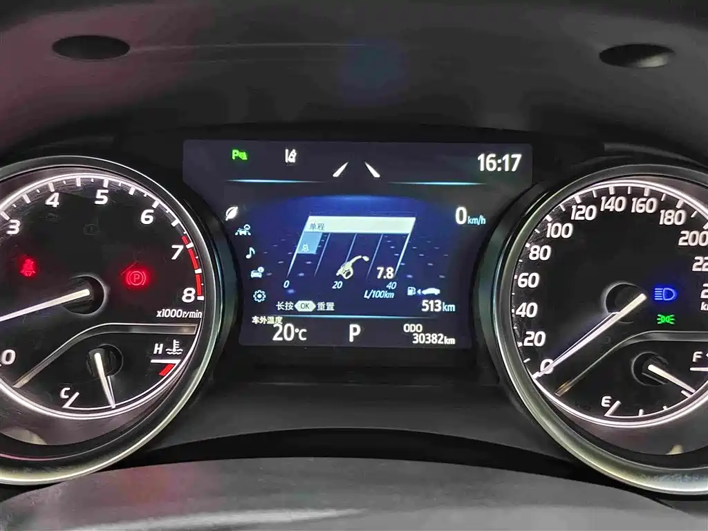 Toyota Camry — миниатюра 18