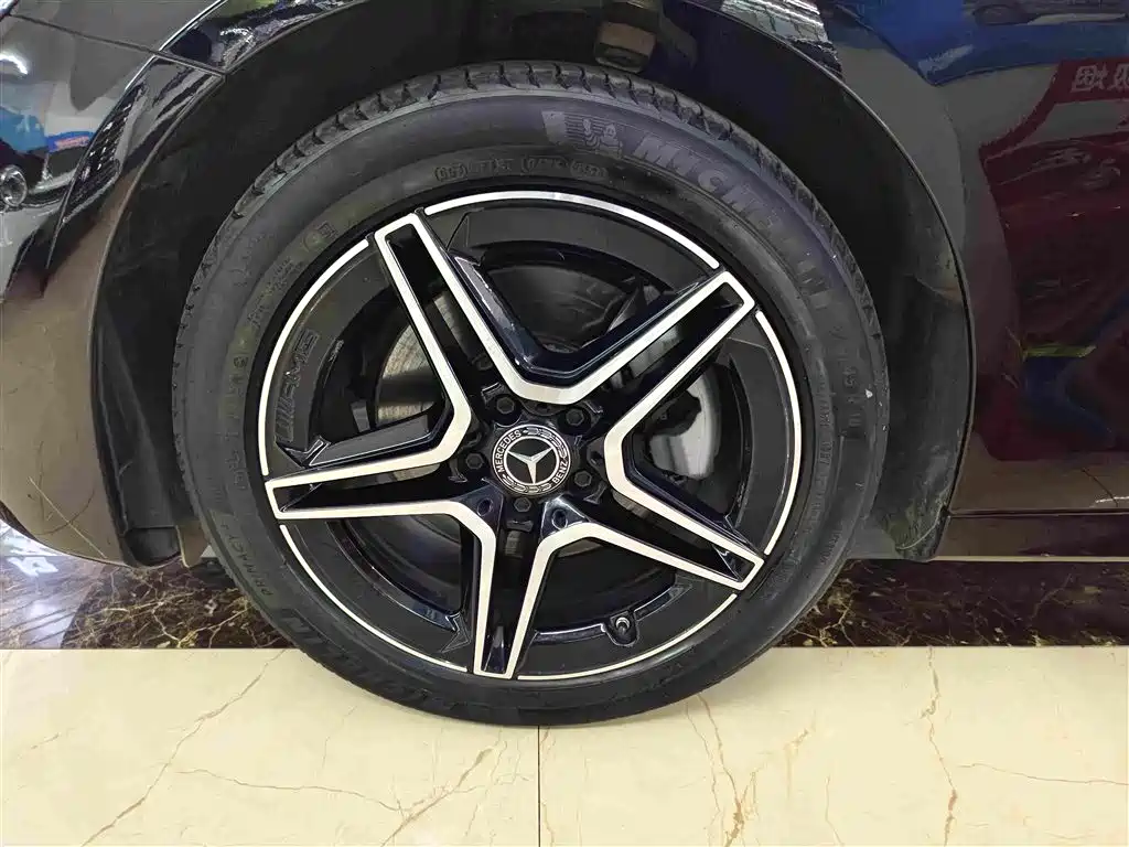 Mercedes-Benz E-Class (Import) — миниатюра 8