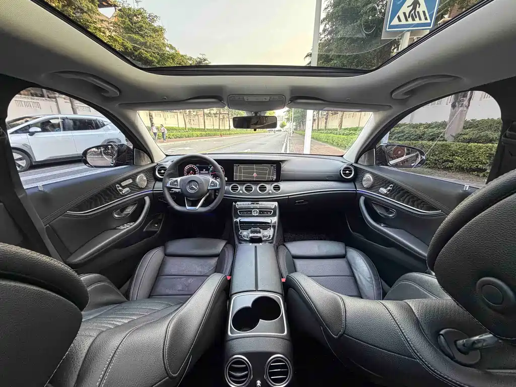 Mercedes-Benz E-Class — миниатюра 9